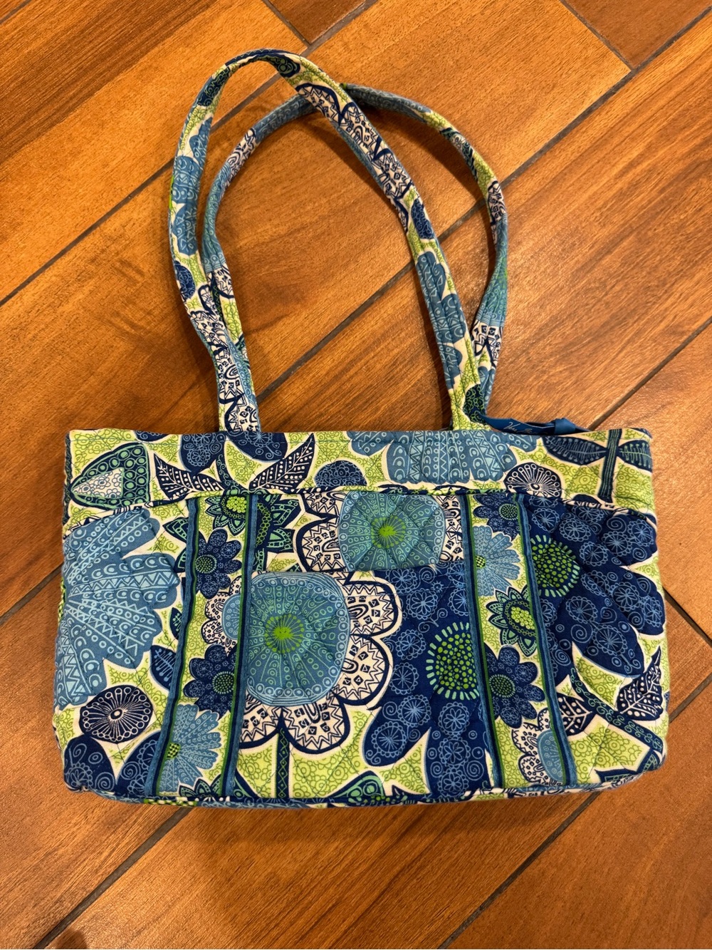 Vera Bradley East West Tote in Limes Up